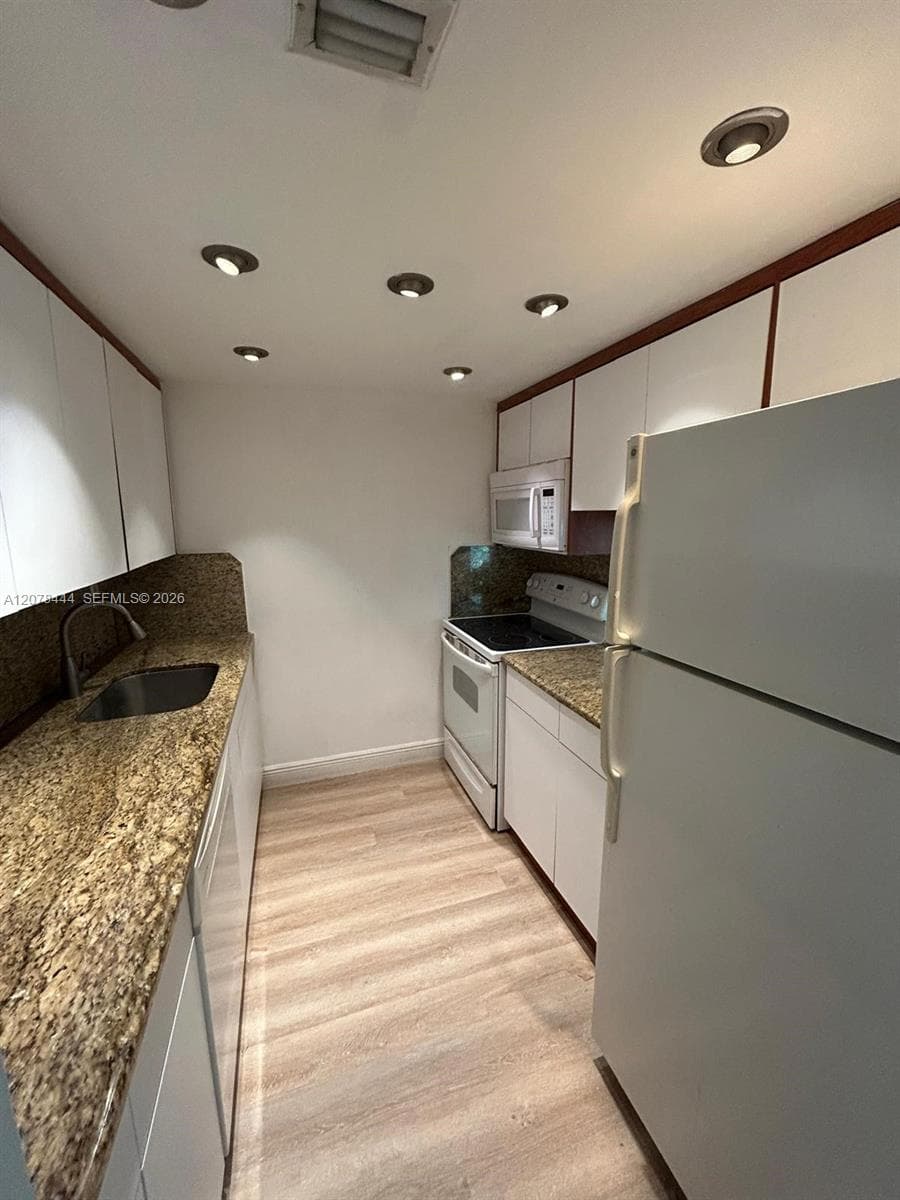 BAYVIEW GARDENS CONDO · #405 in Miami Beach - Photo 6
