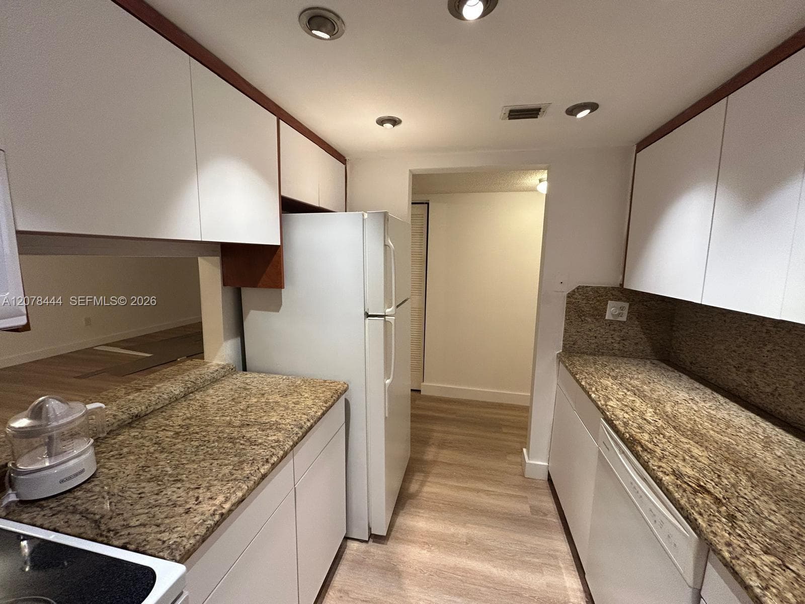 BAYVIEW GARDENS CONDO · #405 in Miami Beach - Photo 5