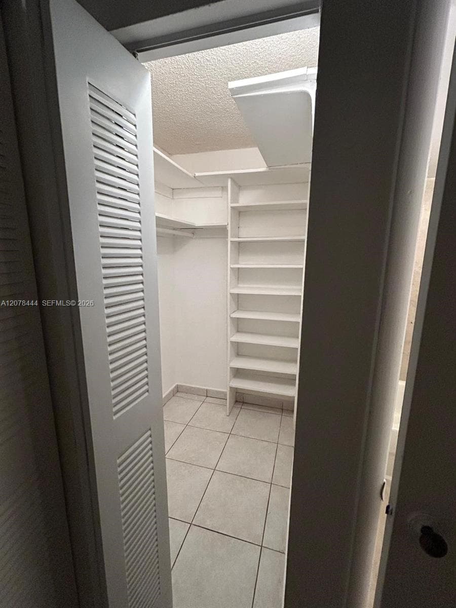 BAYVIEW GARDENS CONDO · #405 in Miami Beach - Photo 9
