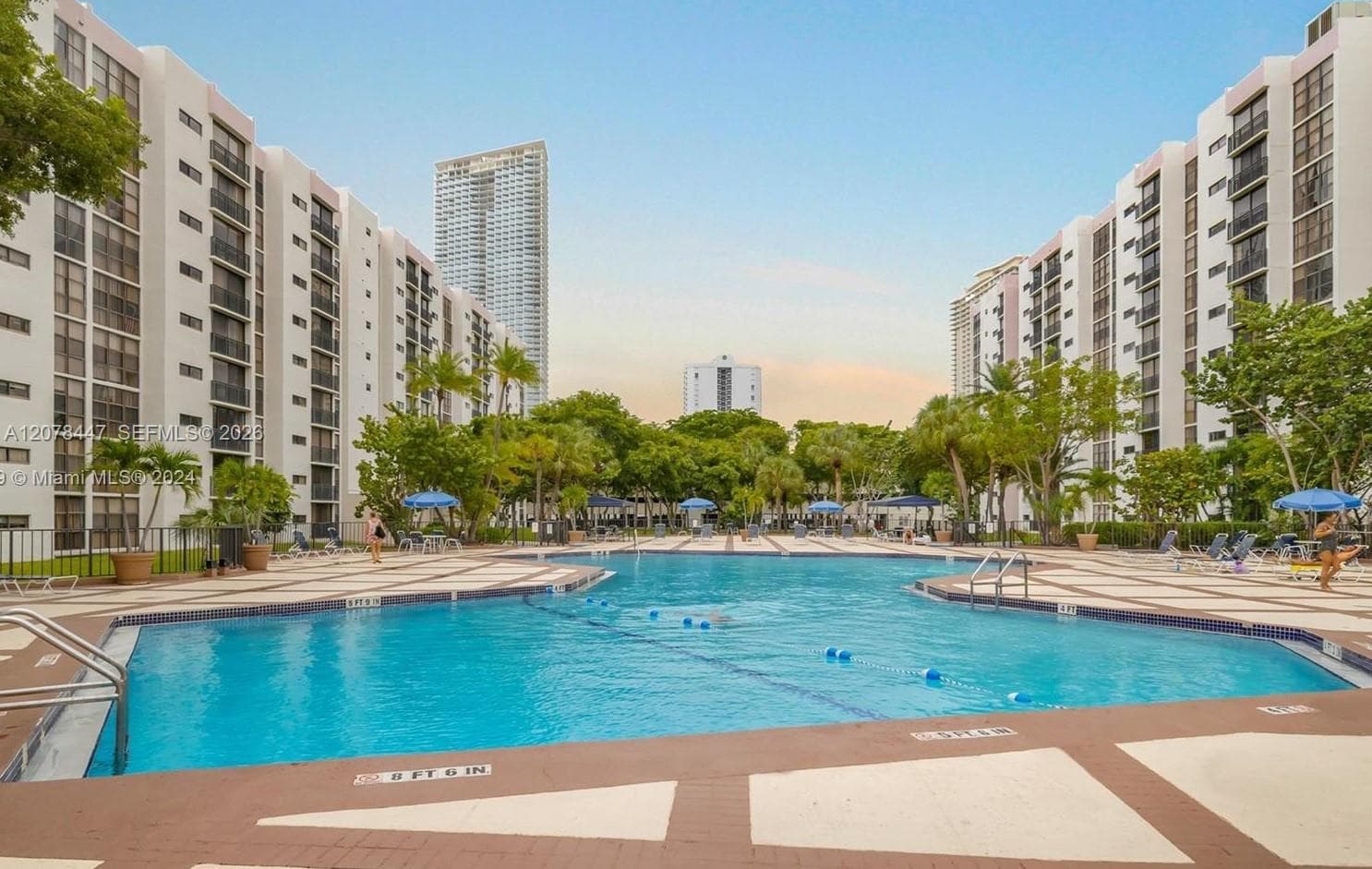 PLAZA OF AMERICAS · #205 in Sunny Isles Beach - Photo 2