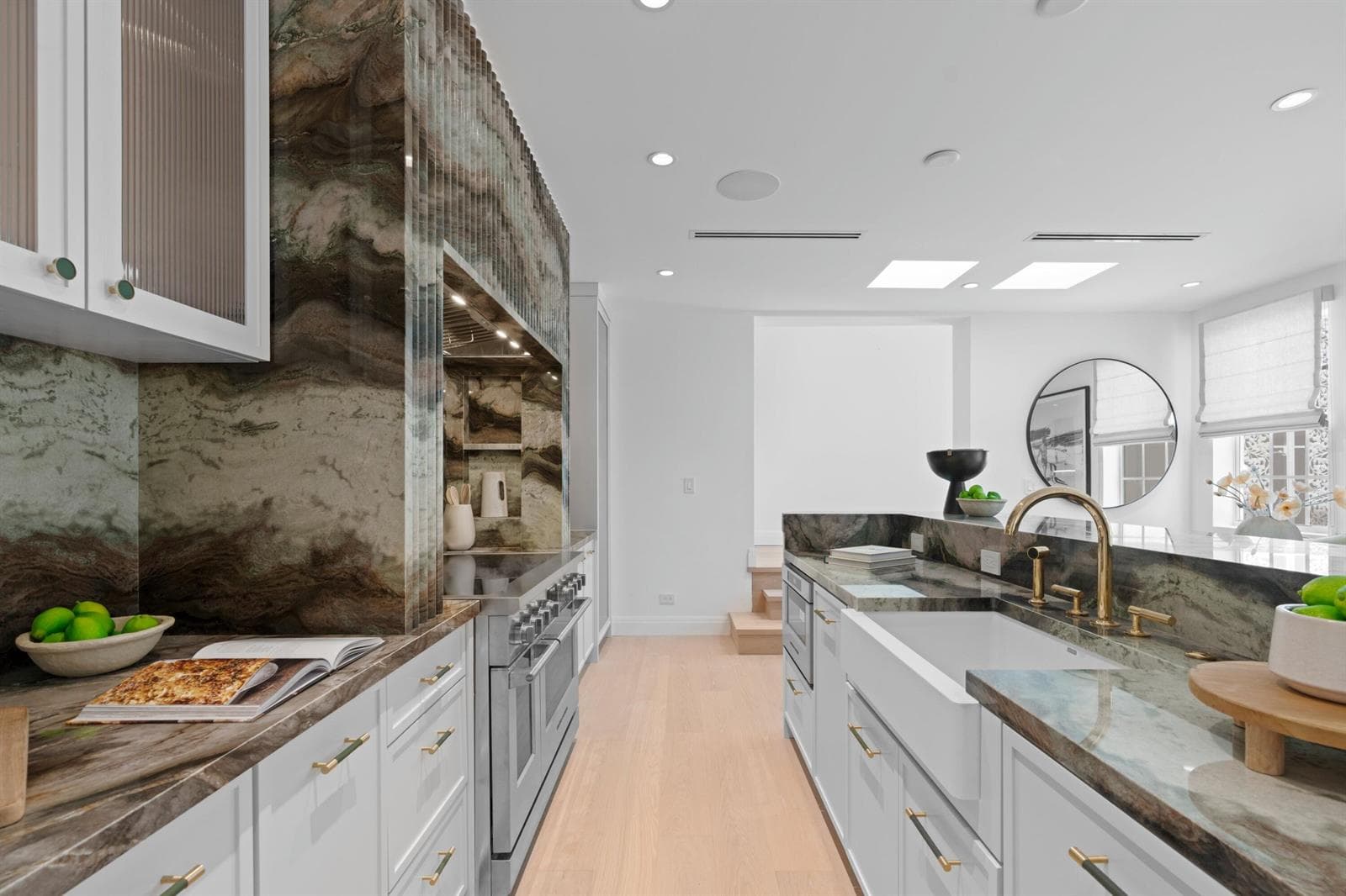8 - Kitchen