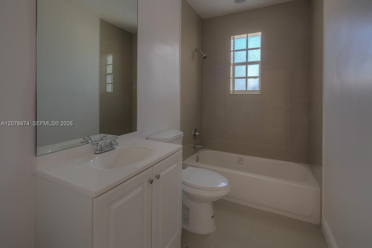 160 NW 199th St #1 photo 5