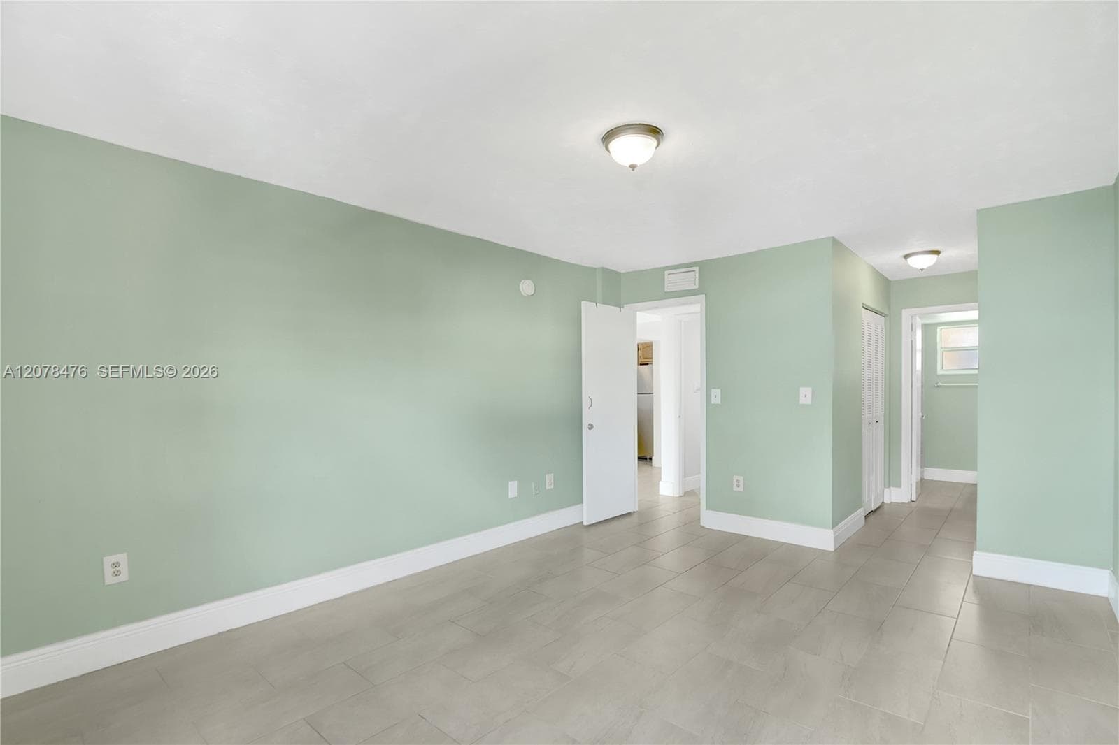 RIVIERA TOWERS CONDO · #PHD/73 in Miami - Photo 12