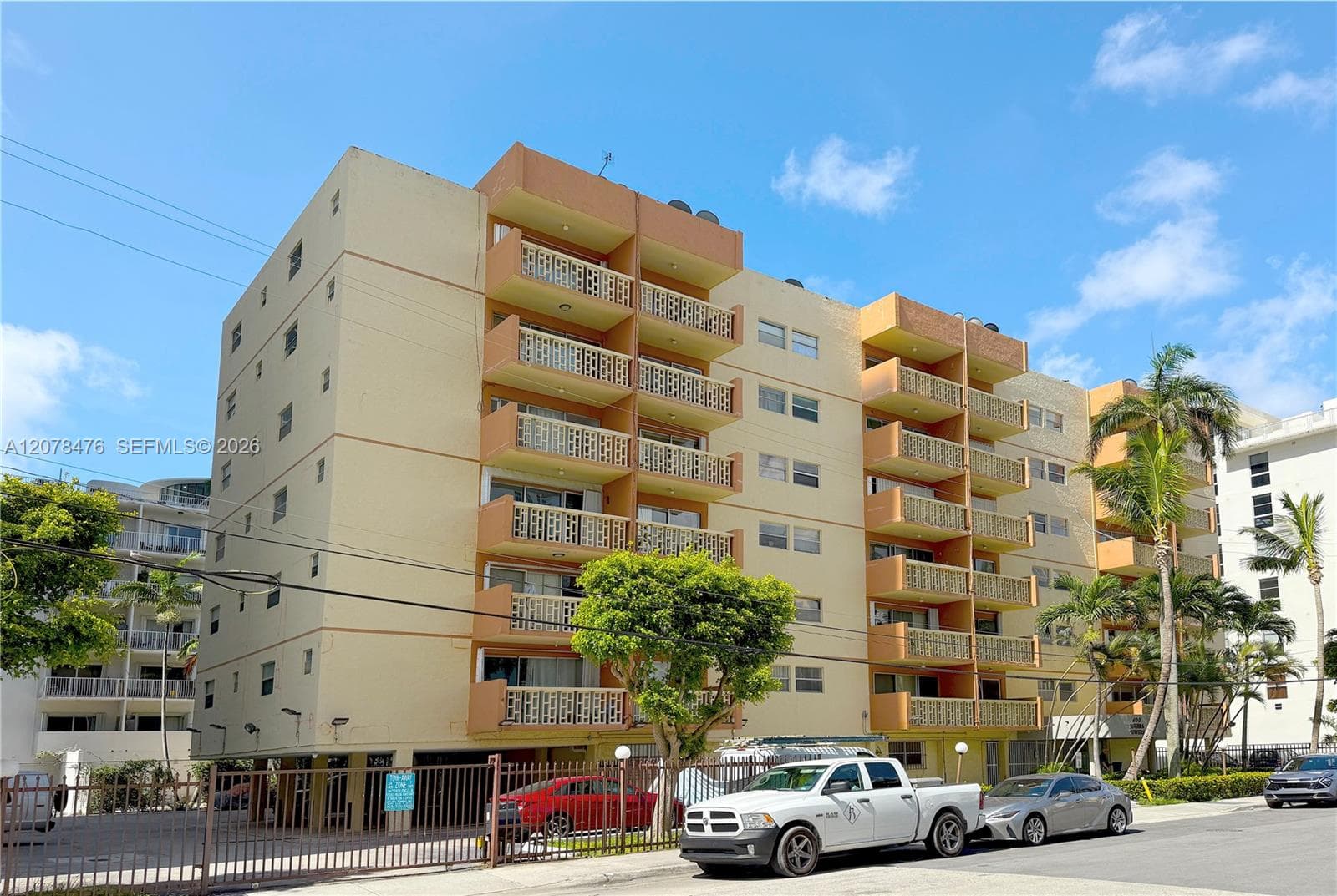 RIVIERA TOWERS CONDO · #PHD/73 in Miami - Photo 1