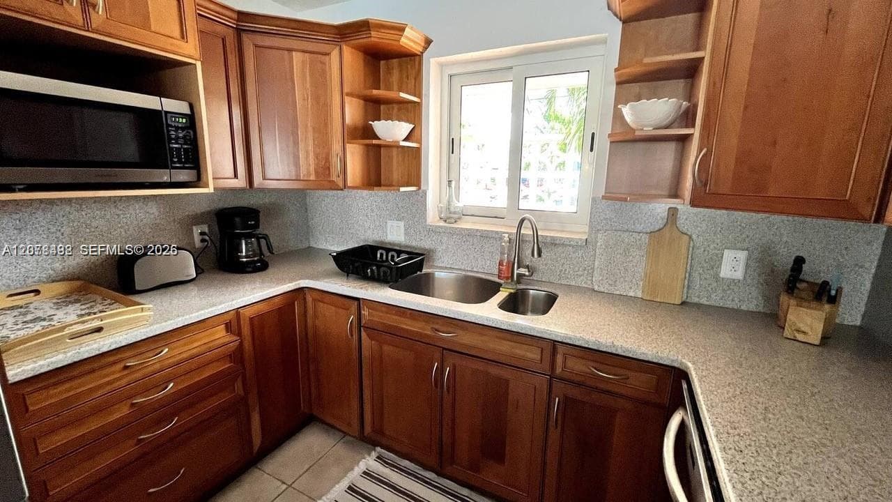 2424 SE 9th St #2424 photo 22