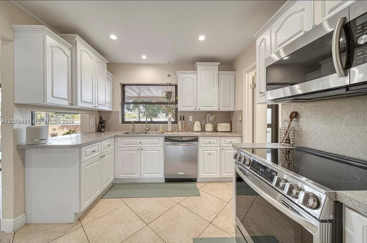 13267 SW 9th Ln photo 11