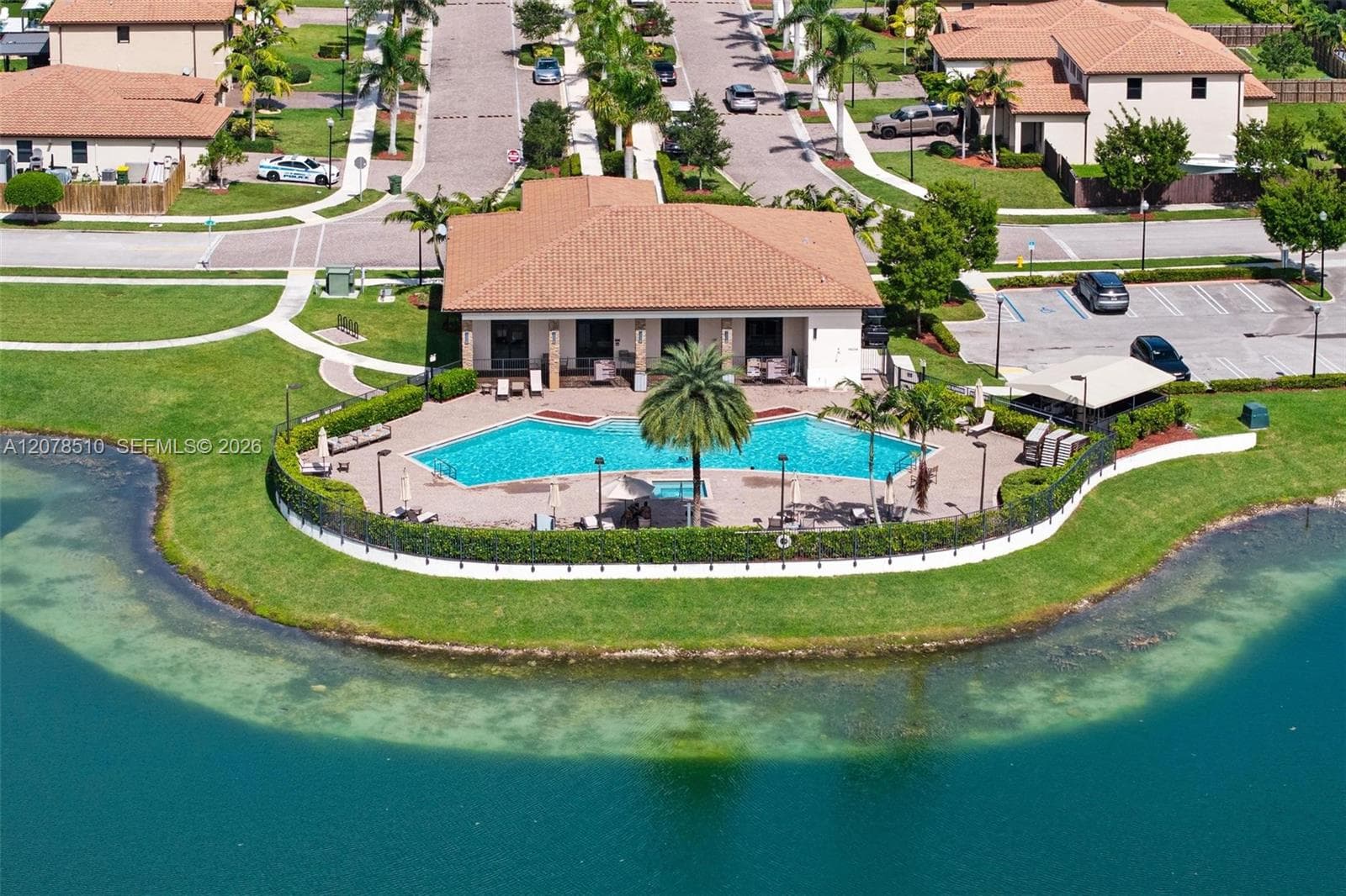 2475 SE 1st St photo 27