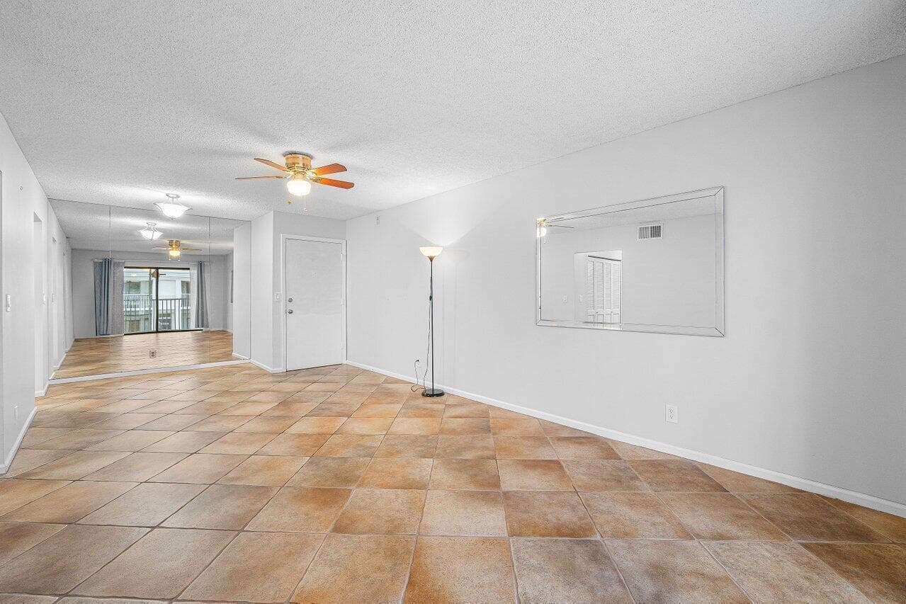 007-120CypressClubDrive-Unit231-PompanoB