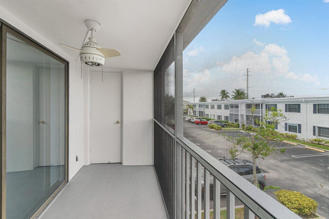 030-120CypressClubDrive-Unit231-PompanoB
