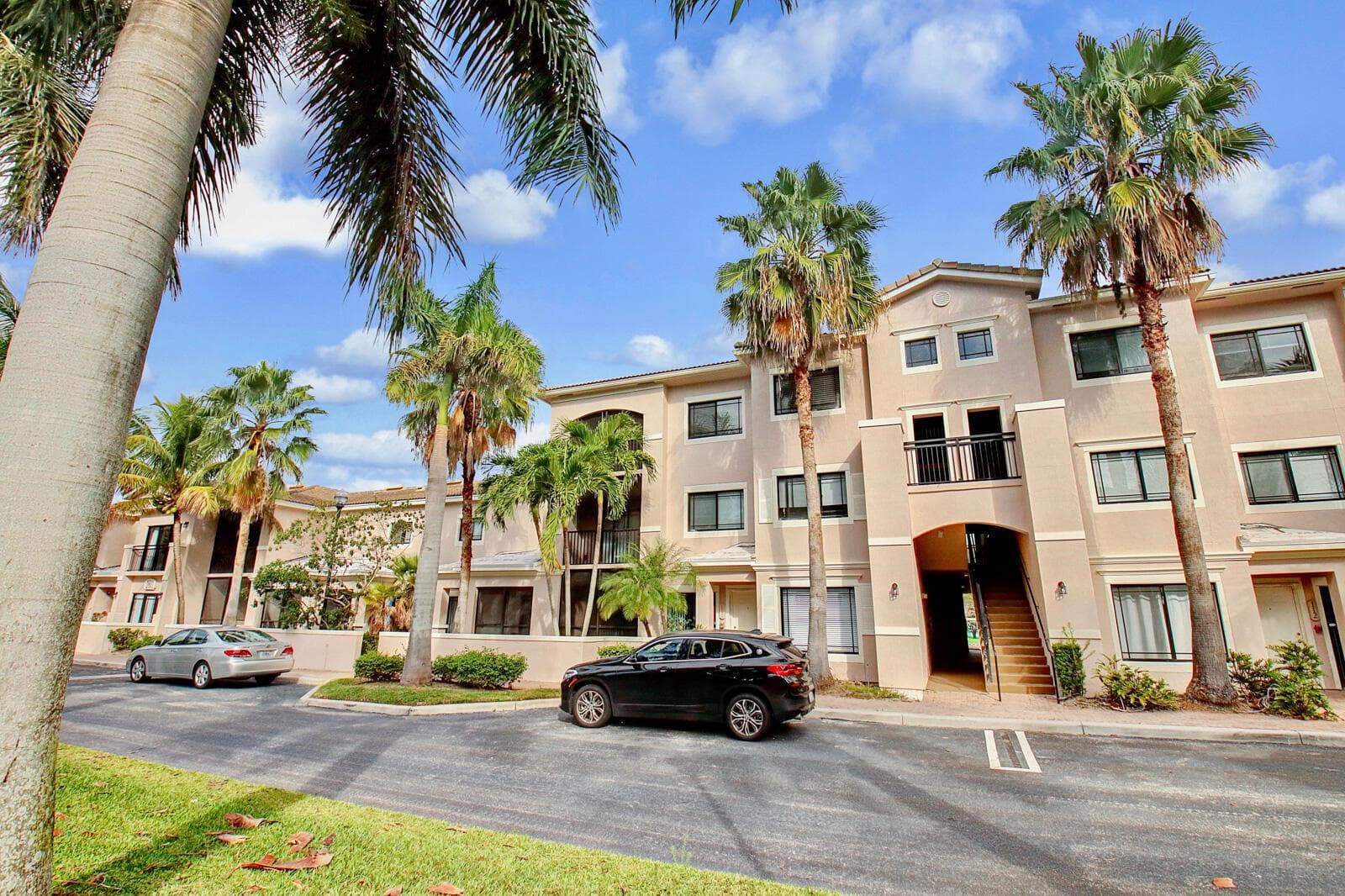 2801 Sarento Pl PBG LR-13