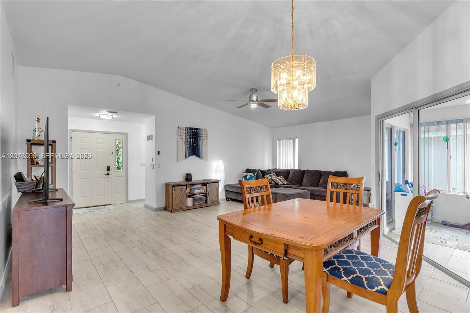 527 SE 27th Dr photo 10