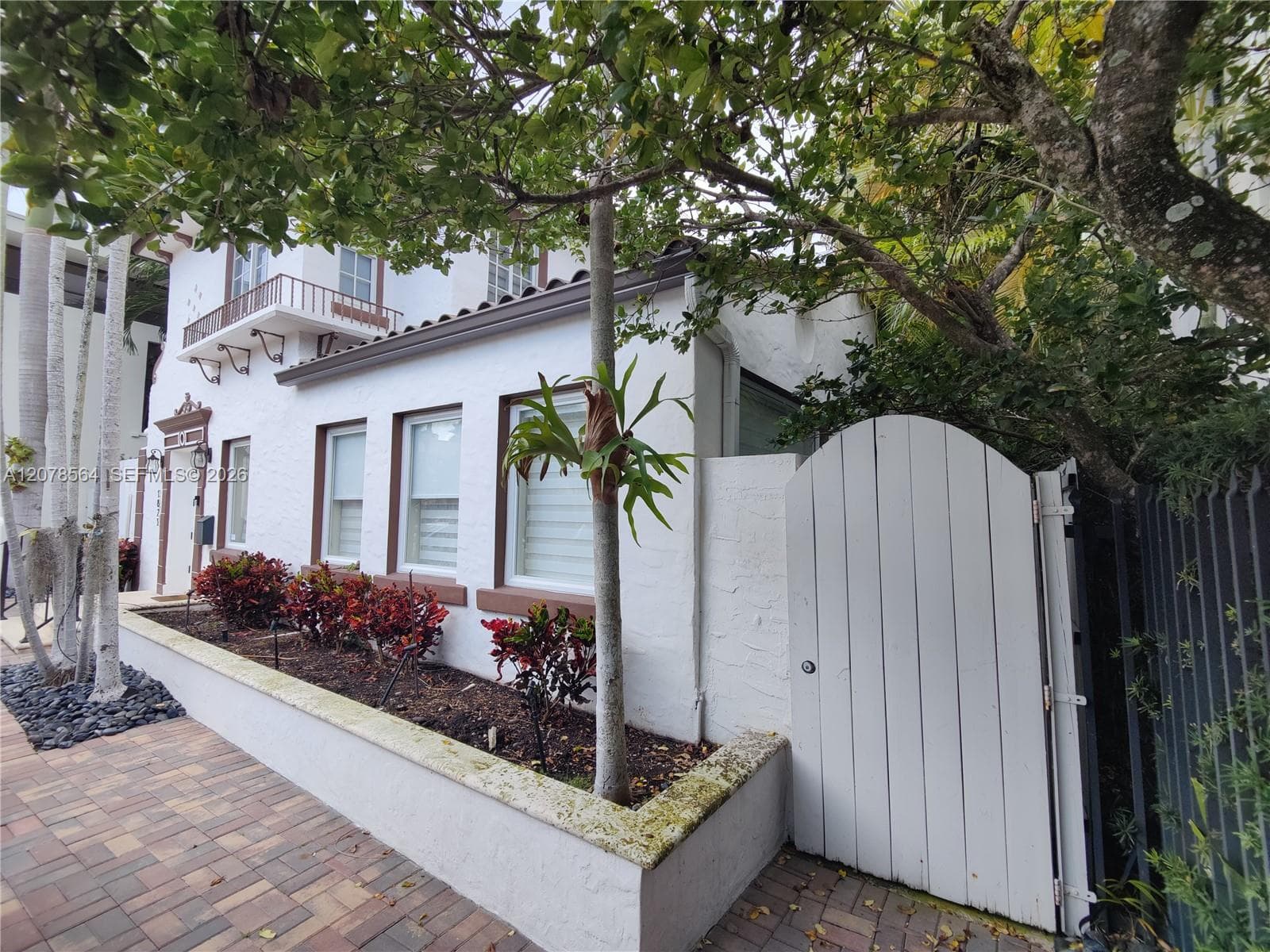 1823 S Bayshore Ln photo 9