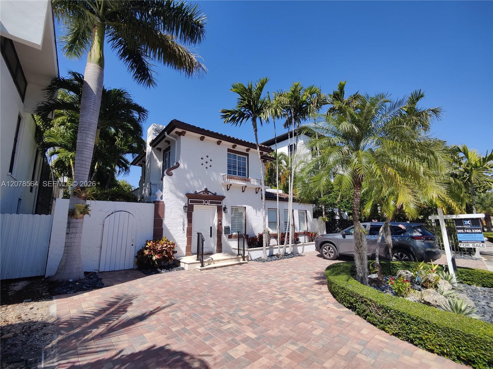 1823 S Bayshore Ln photo 4