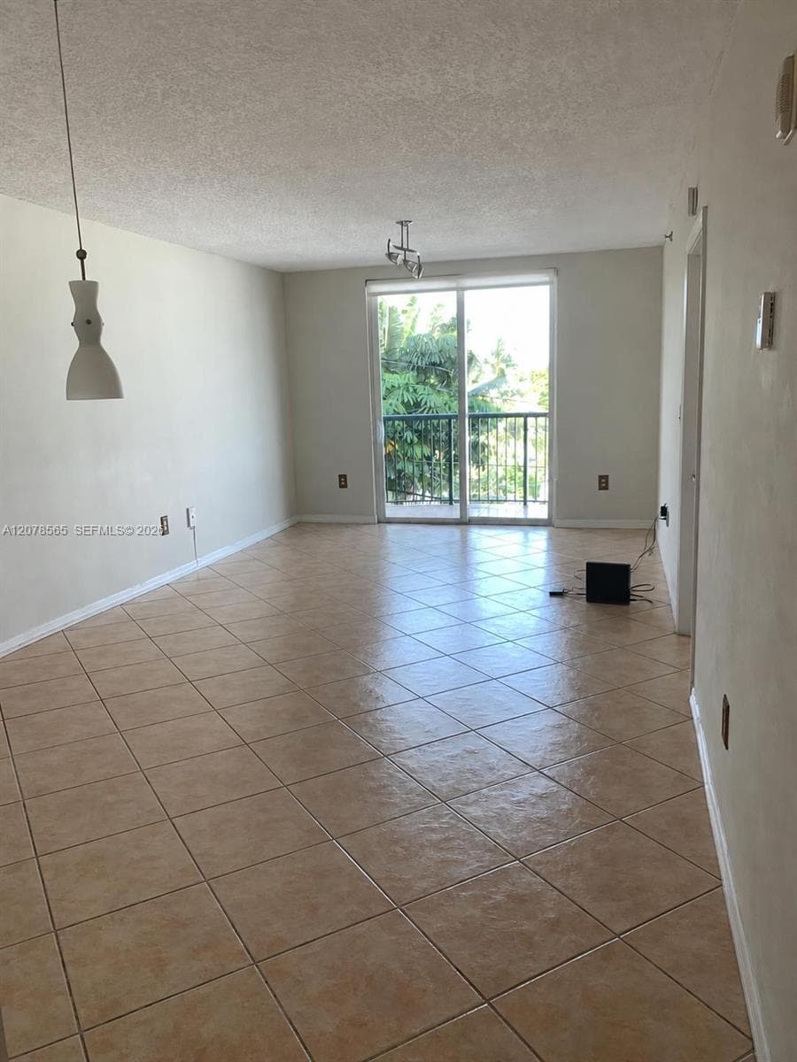 Living / Dining Area