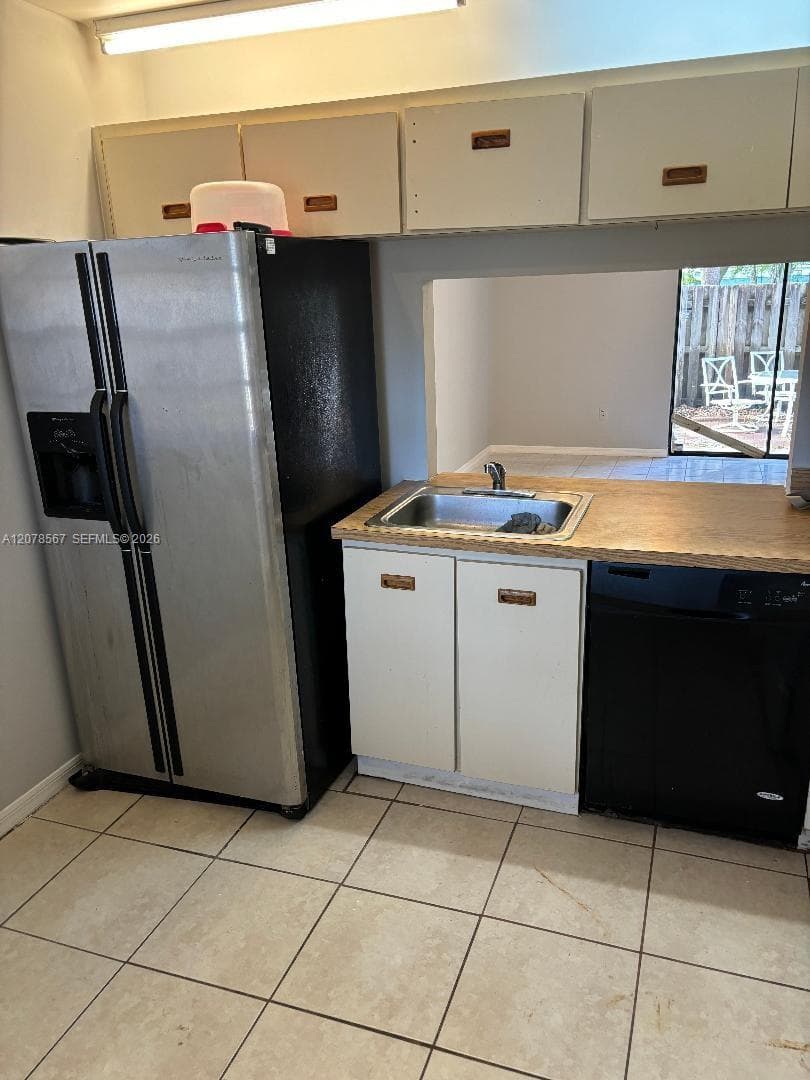 1157 NE 210th Ter #1157 photo 1