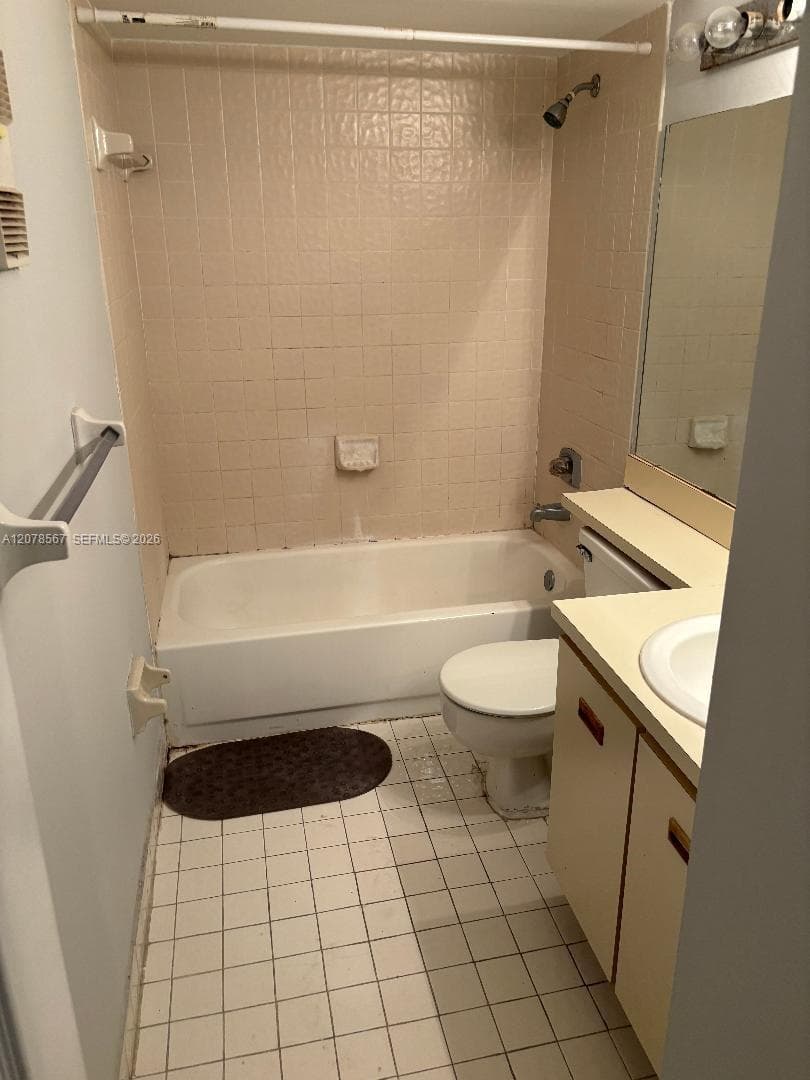 1157 NE 210th Ter #1157 photo 5
