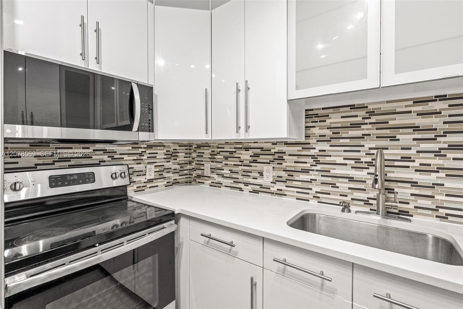 PARKVIEW POINT CONDO · #1R in Miami Beach - Photo 2