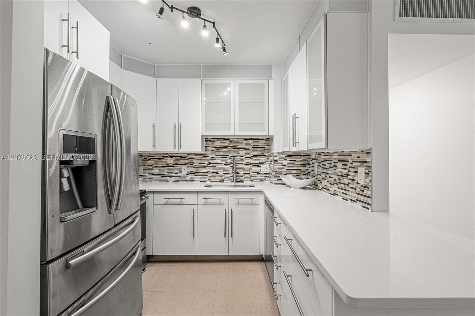 PARKVIEW POINT CONDO · #1R in Miami Beach - Photo 3