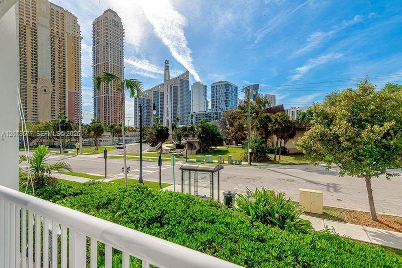 TOWNER ROYALE · #203 in Sunny Isles Beach - Photo 22