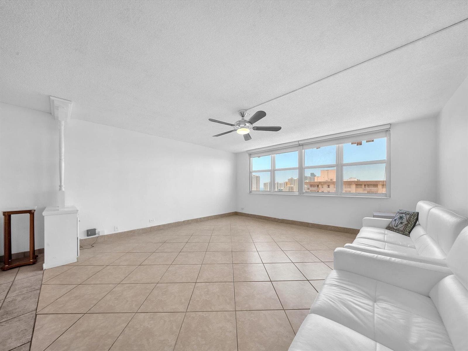 Studio/Living Room