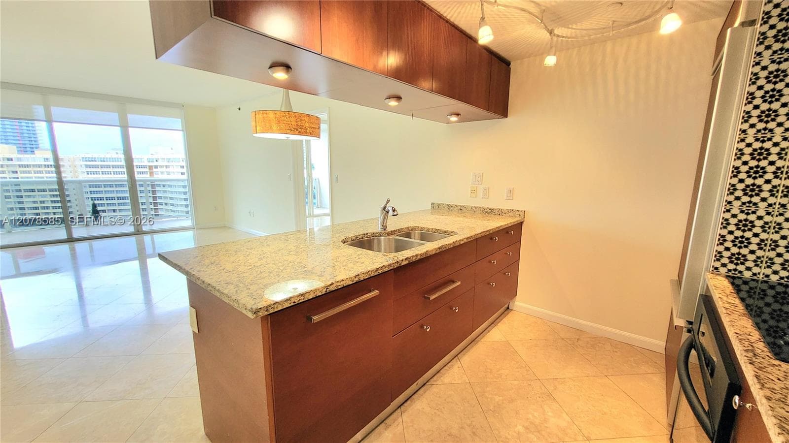BEACH CLUB CONDO · #909 in Hallandale Beach - Photo 3