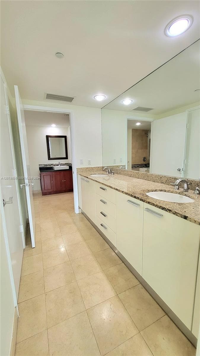 BEACH CLUB CONDO · #909 in Hallandale Beach - Photo 9