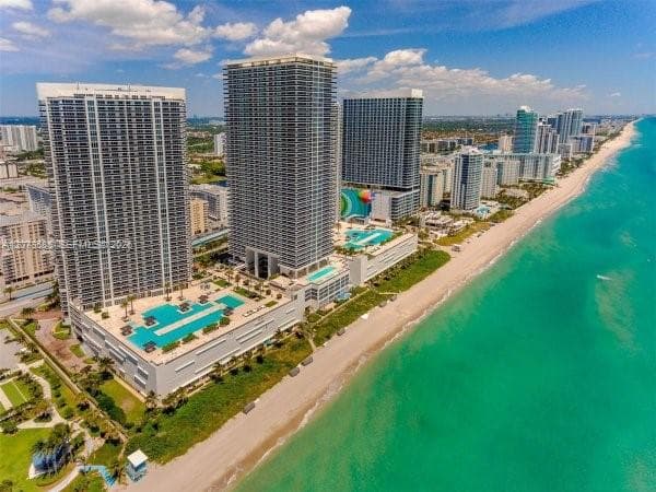 BEACH CLUB CONDO · #909 in Hallandale Beach - Photo 37