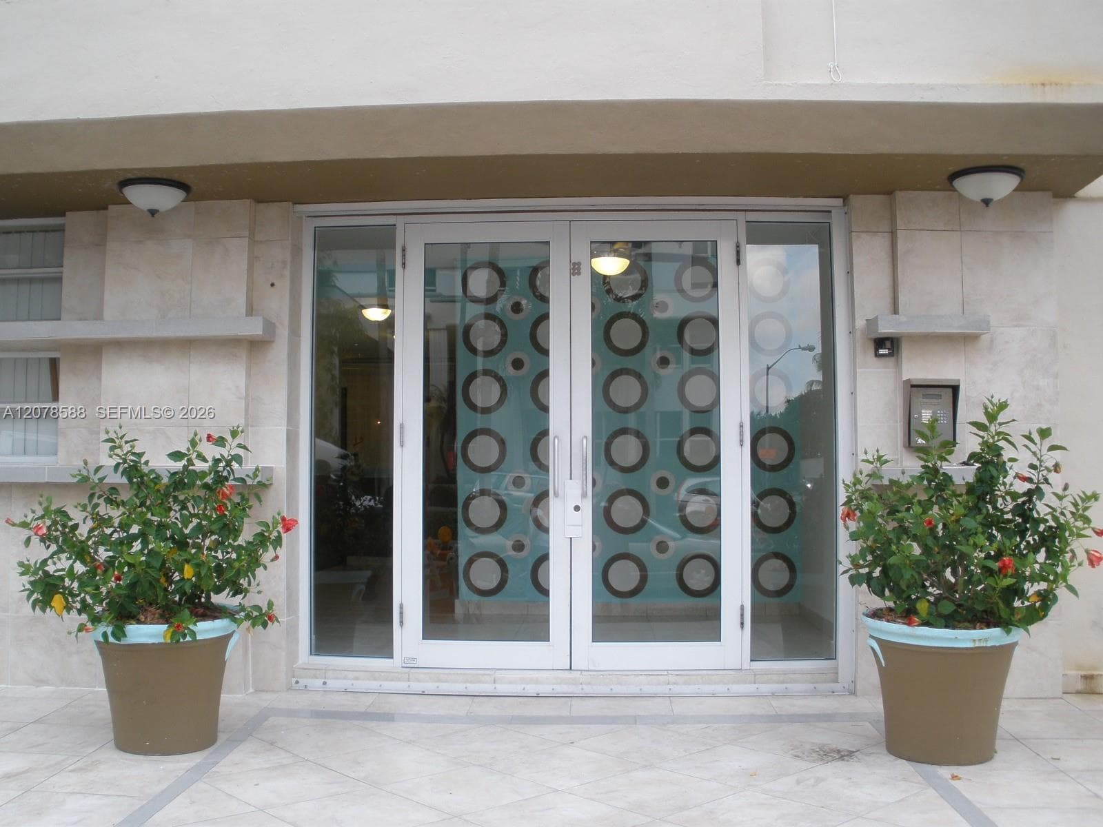 Bldg entrance