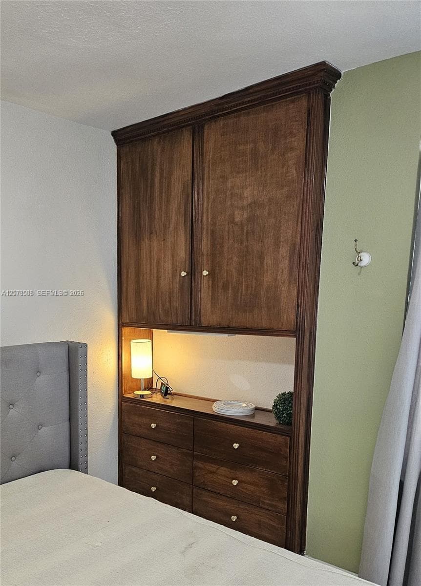 Linen Built-in and storage