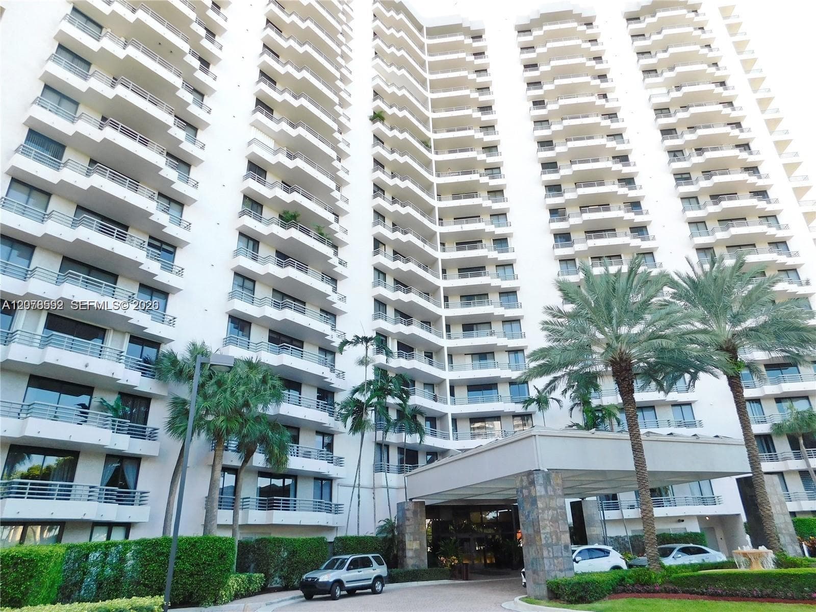 PARC CENTRAL AVENTURA SOU · #1002 in Aventura - Photo 2