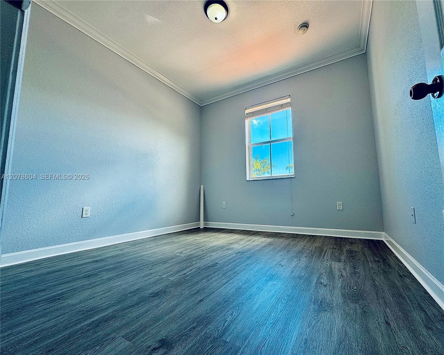 1035 NE 207th Ter photo 8