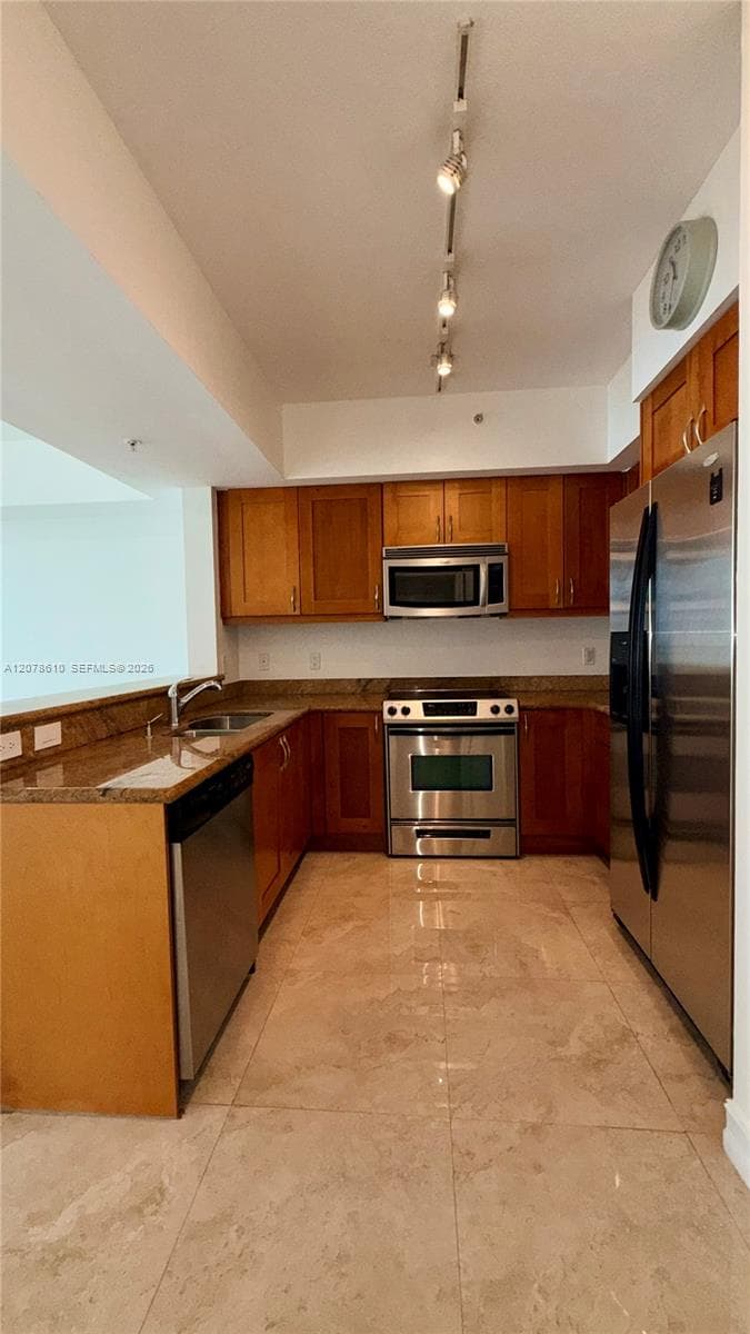 DUO CONDOMINIUM EAST · #1408E in Hallandale Beach - Photo 3