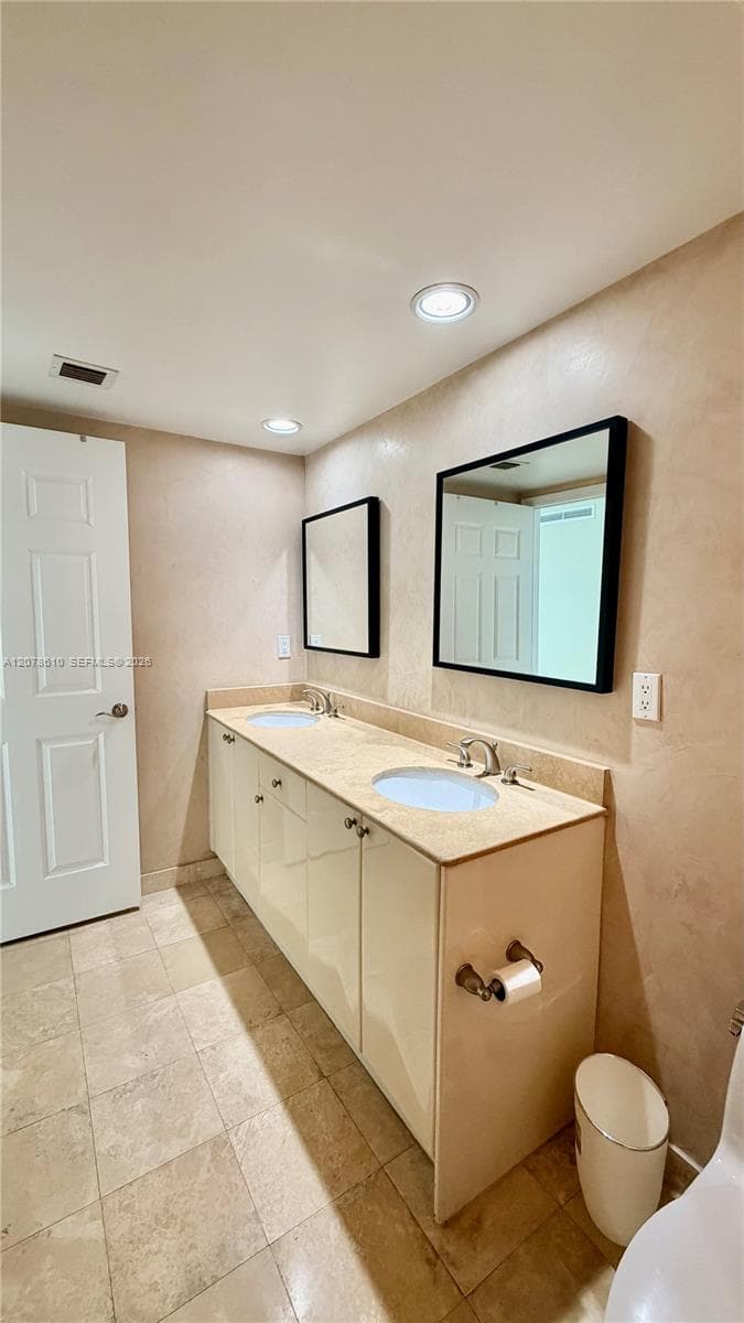 DUO CONDOMINIUM EAST · #1408E in Hallandale Beach - Photo 14