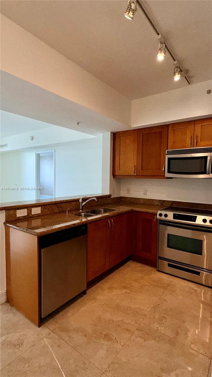 DUO CONDOMINIUM EAST · #1408E in Hallandale Beach - Photo 4