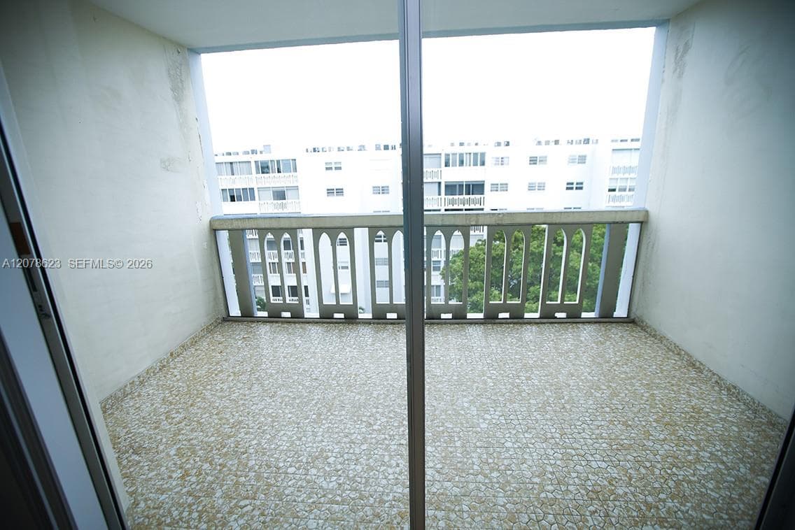 MEADOWBROOK TOWERS CONDO · #703 in Hallandale Beach - Photo 8