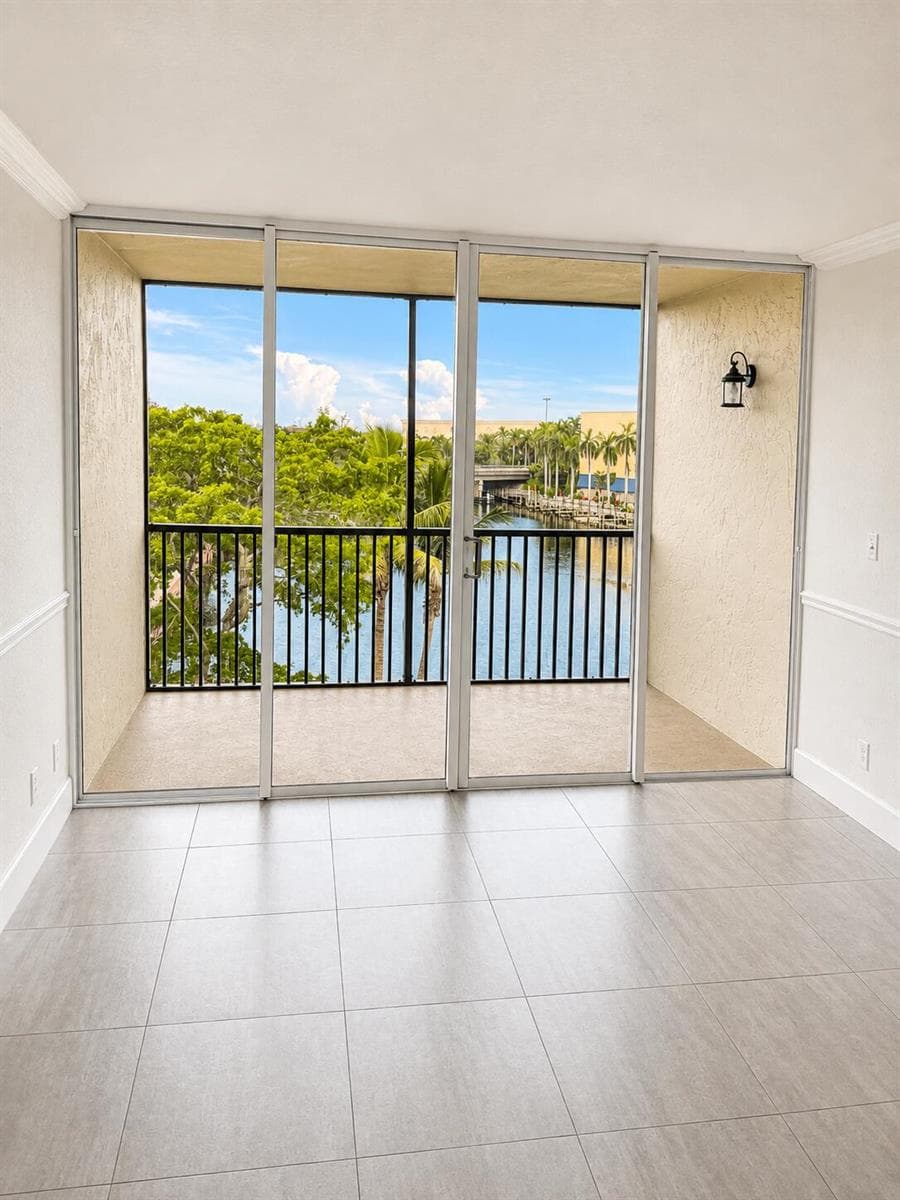 7 Royal Palm Way (16)