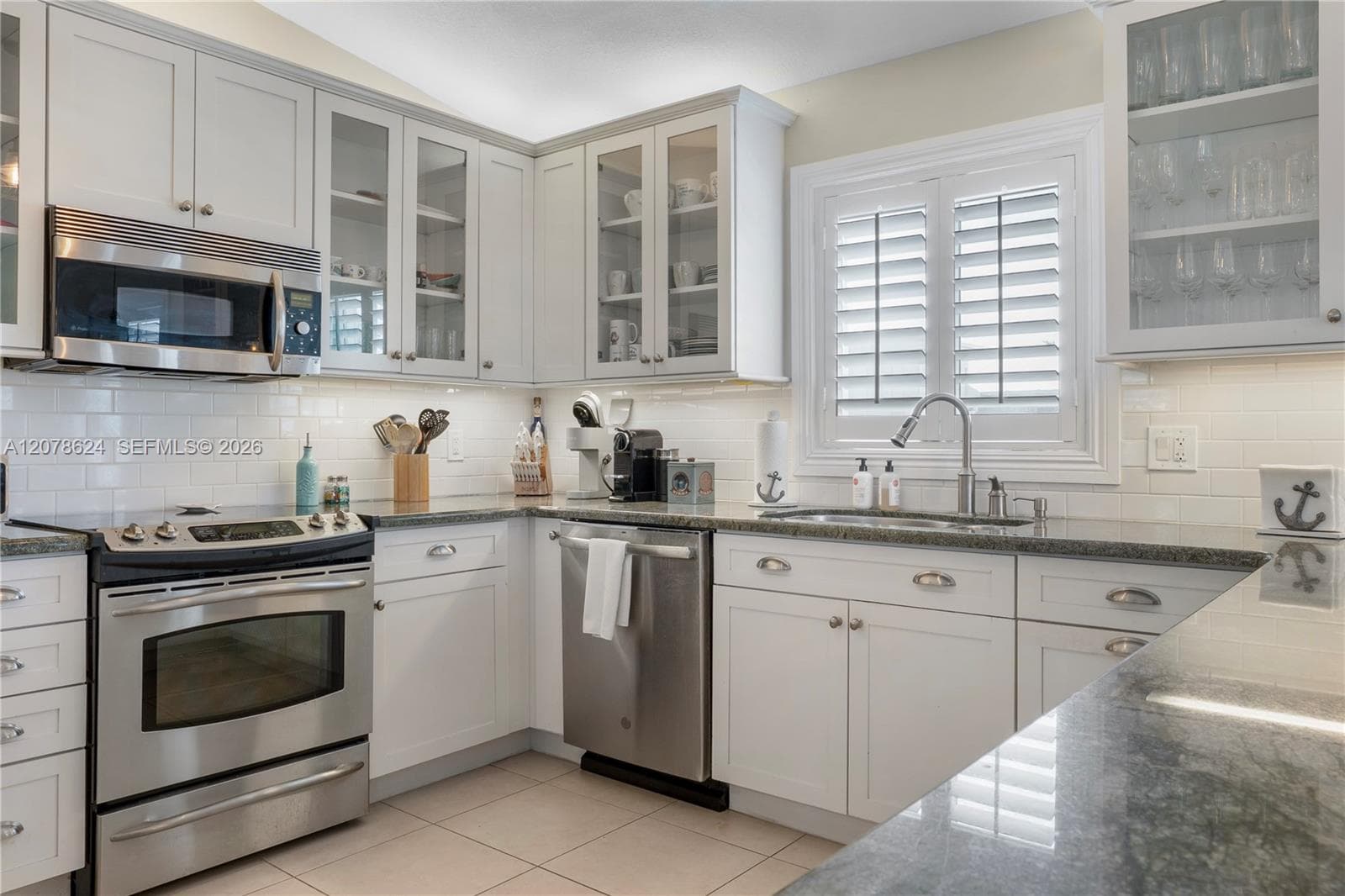 148 Giardino Dr photo 11