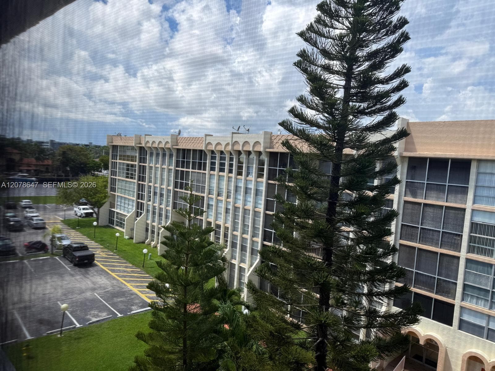 DESOTO PARK CONDO · #511 in Hallandale Beach - Photo 6