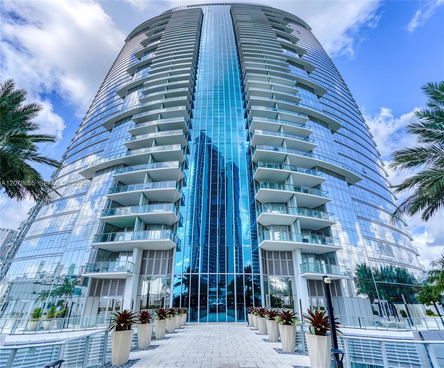 Paramount Miami Worldcenter · #3202 in Miami - Photo 52