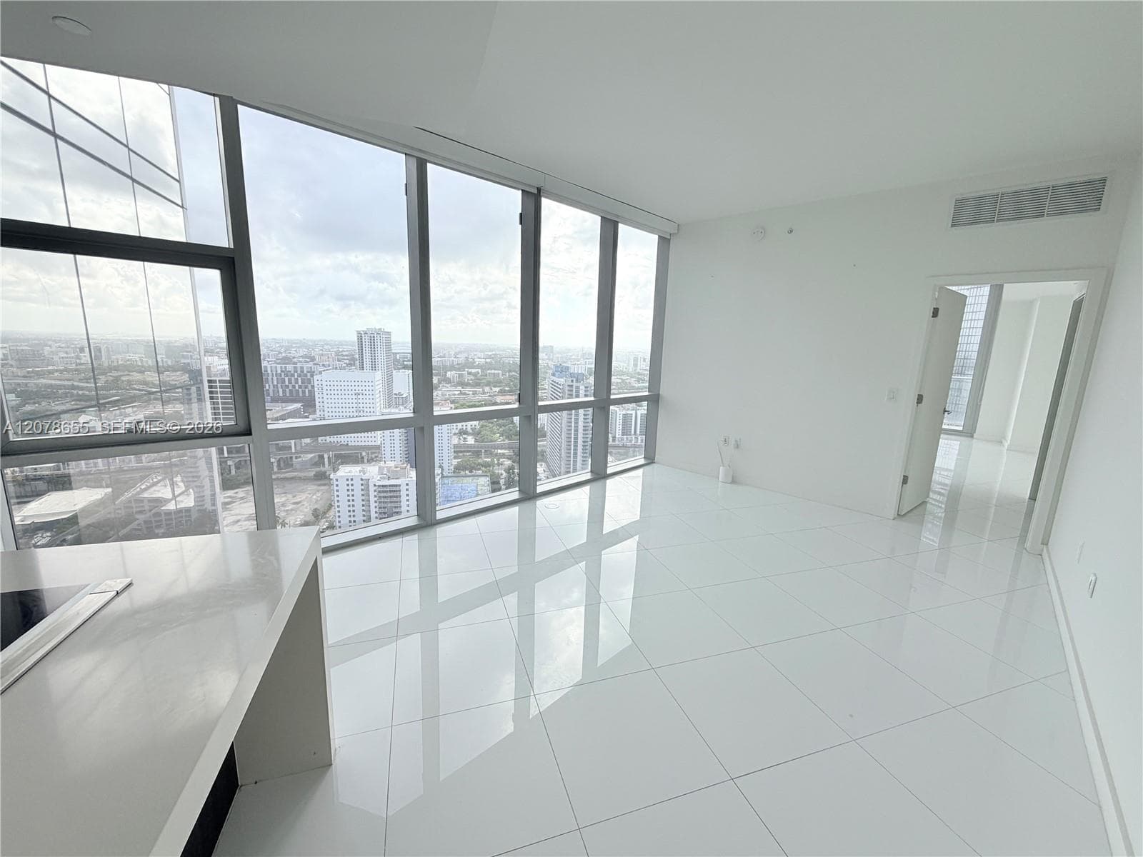 Paramount Miami Worldcenter · #3202 in Miami - Photo 7