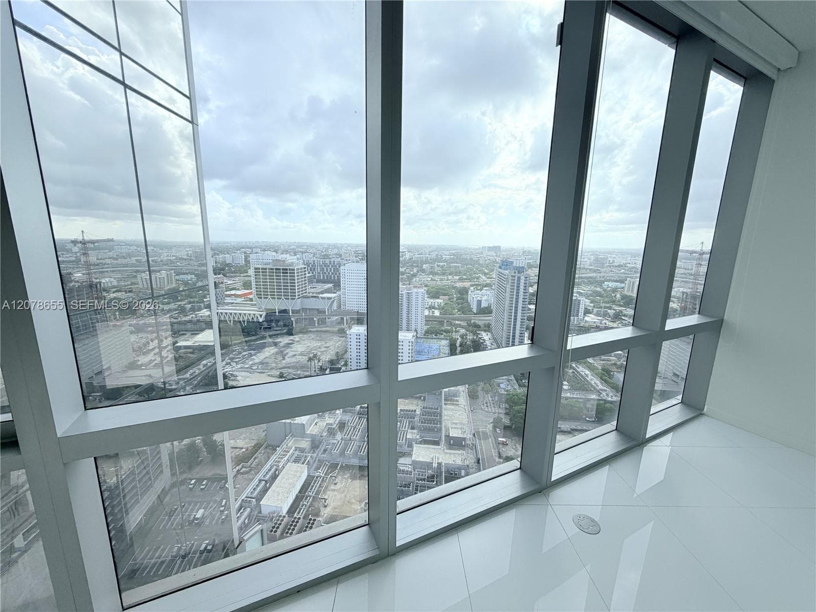 Paramount Miami Worldcenter · #3202 in Miami - Photo 3