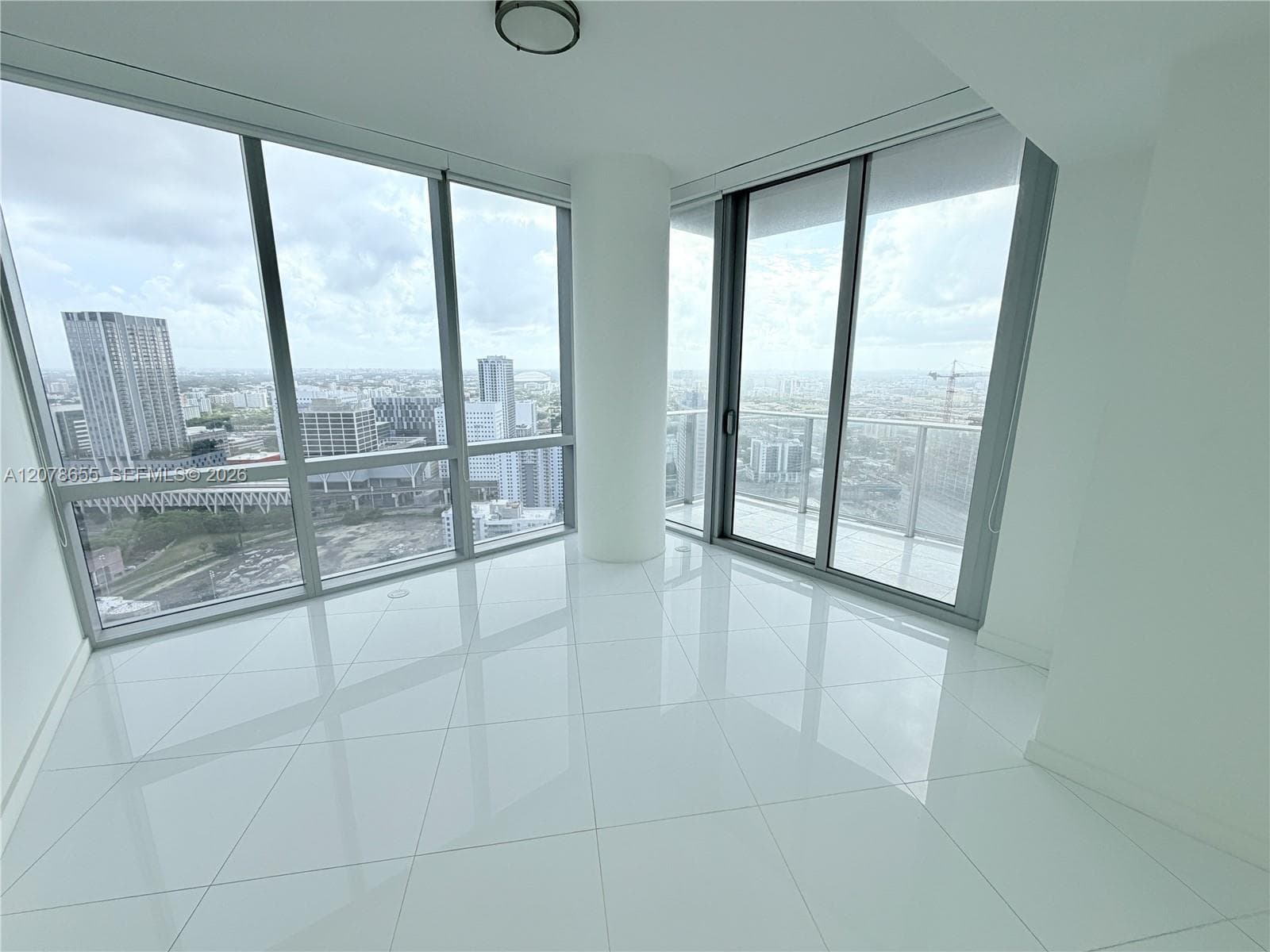 Paramount Miami Worldcenter · #3202 in Miami - Photo 9