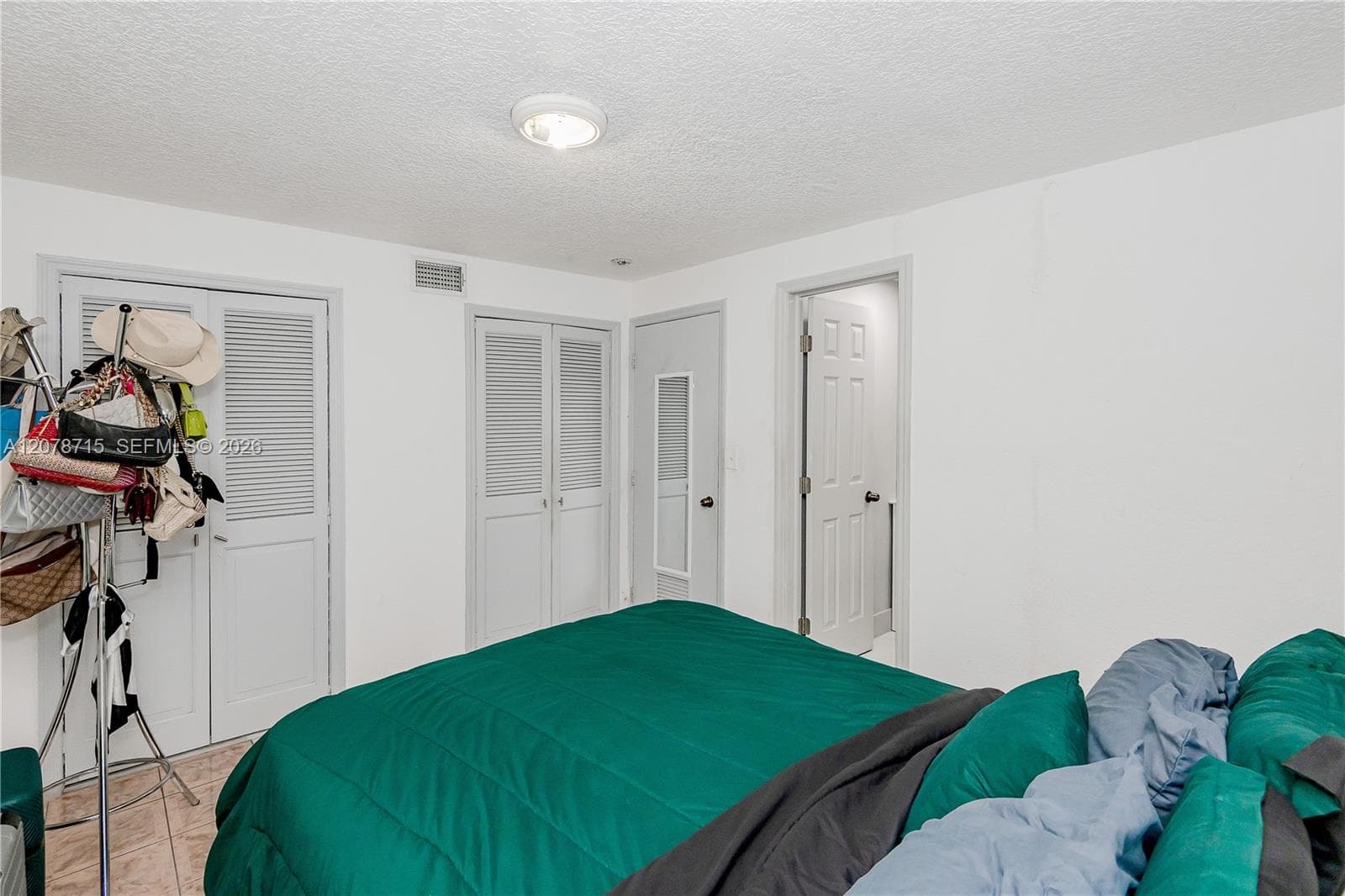 359 W 35th St photo 28