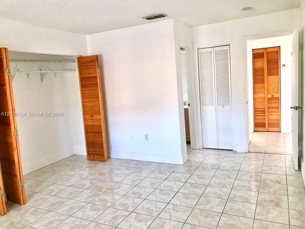 VALENCIA VILLAS CONDO · #201 in Hialeah - Photo 6