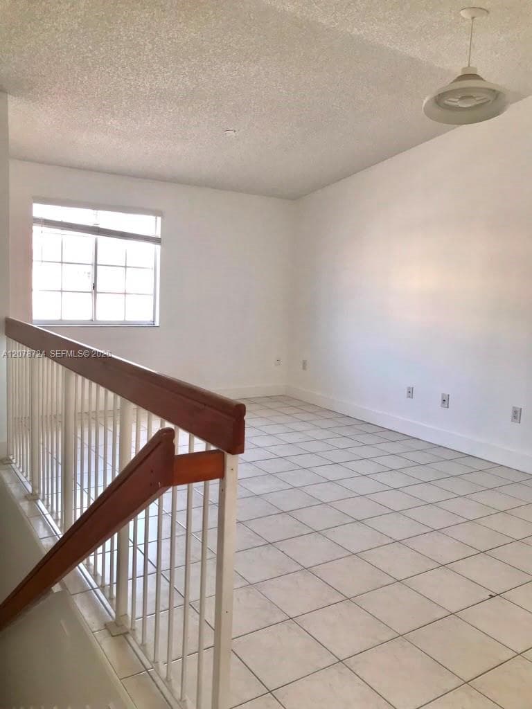 VALENCIA VILLAS CONDO · #201 in Hialeah - Photo 3