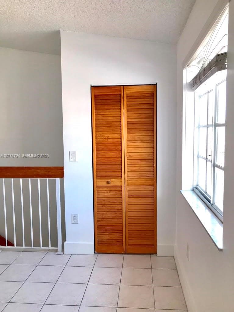 VALENCIA VILLAS CONDO · #201 in Hialeah - Photo 5