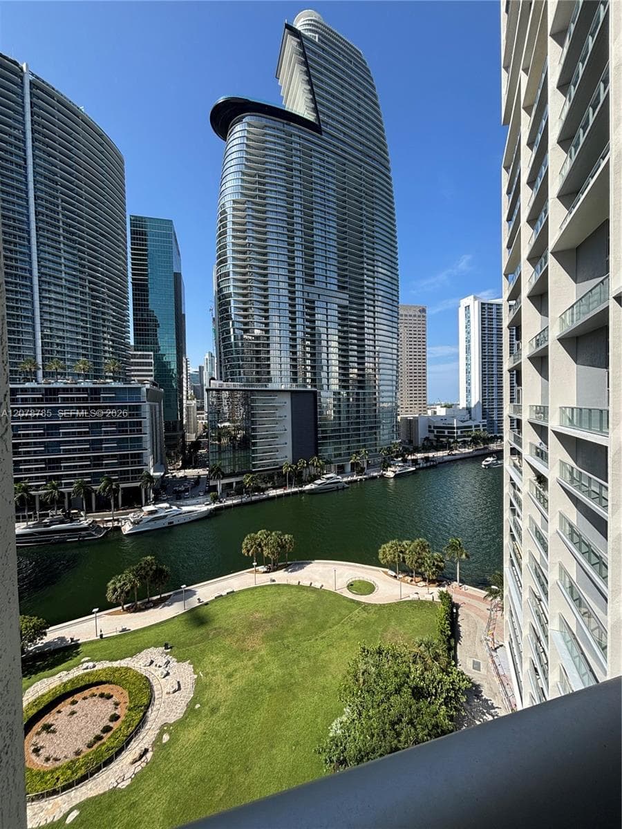 Icon Brickell I · #1410 in Miami - Photo 4