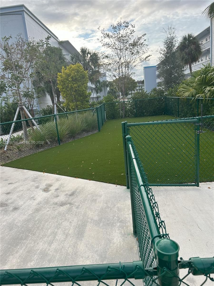 610 Ne 2nd St · #304 in Dania Beach - Photo 10