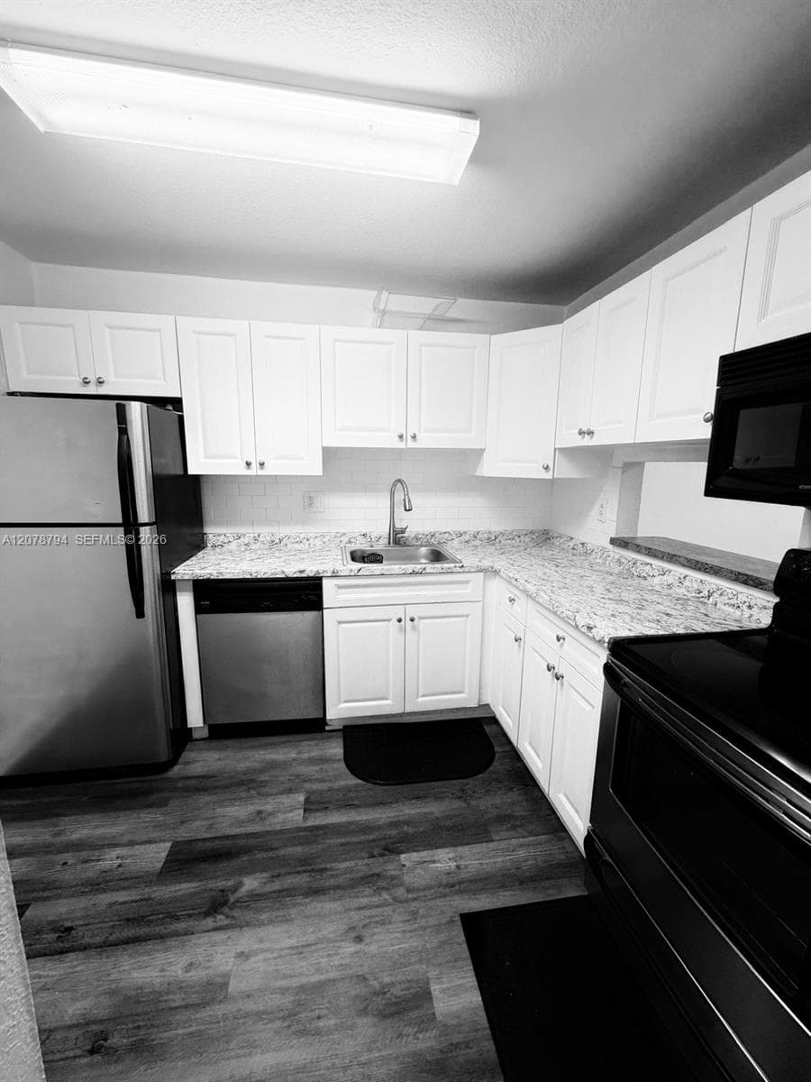 DORAL GARDENS II CONDO · #311 in Doral - Photo 2