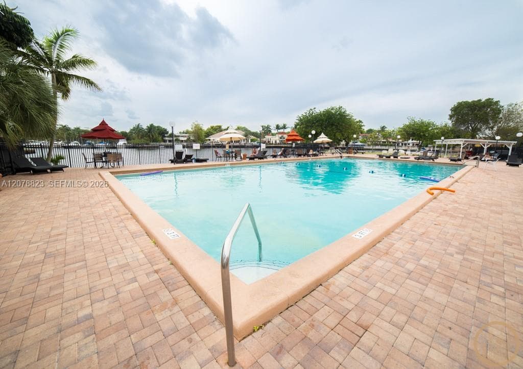 DESOTO PARK CONDO · #214 in Hallandale Beach - Photo 6